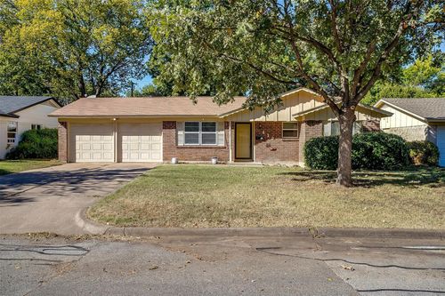 412 Lena Ln, Burleson, TX, 76028-5317 | Card Image