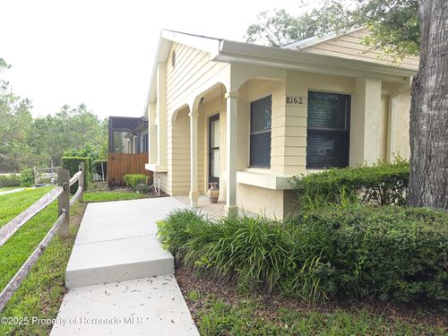 8162 Sturbridge Ct, Weeki Wachee, FL, 34613-7520 | Card Image