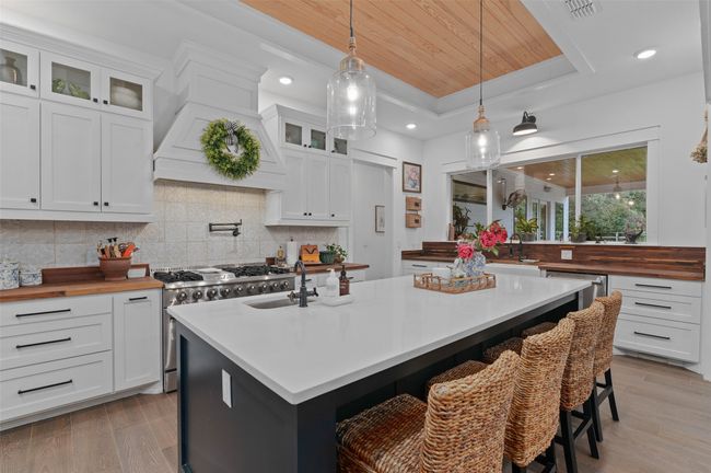 Custom Chef's kitchen | Image 11