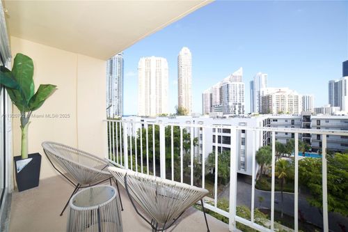 fl-7th-200 178th Dr, Sunny Isles Beach, FL, 33160-2876 | Card Image