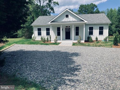 521 Taylors Beach Rd, Reedville, VA, 22539-3907 | Card Image