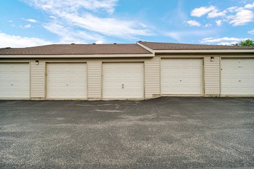 2c-300 Cunat Blvd, Richmond, IL, 60071-8952 | Card Image