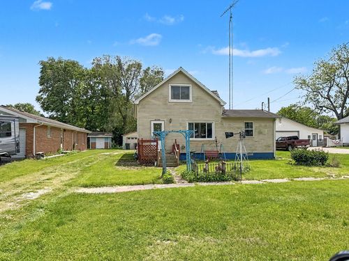 204 E Lake St, Ashkum, IL, 60911-6051 | Card Image