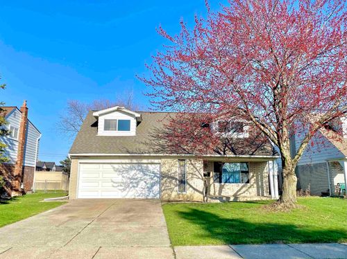 33036 Richard O Dr, Sterling Heights, MI, 48310-6114 | Card Image