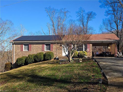 166 Town Ln, Mount Airy, NC, 27030-9529 | Card Image