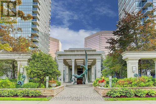818-25 Greenview Ave, North York, ON, M2M0A5 | Card Image