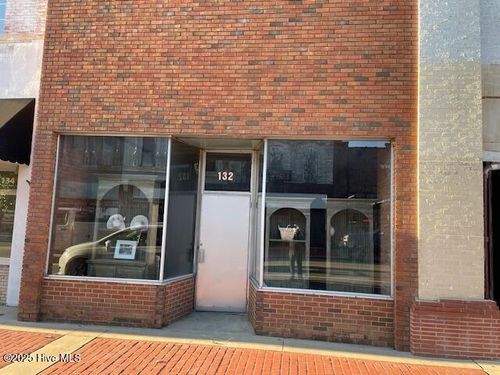 132 Tarboro St W, Wilson, NC, 27893-3914 | Card Image