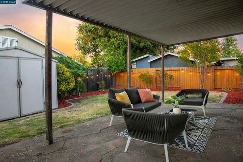 2057 Highland Dr, Concord, CA, 94520-4747 | Card Image