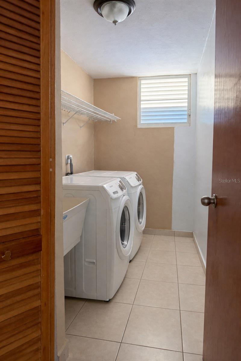 Residential Lease en alquiler en PONCE, 2623 CALLE PALMA DE SIERRA, 1776 m²
