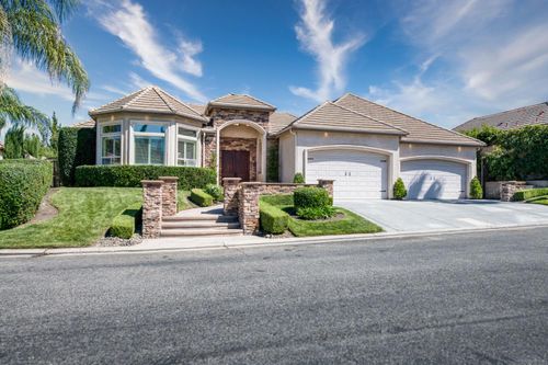 10746 N Falcon Faire Drive, Fresno, CA, 93730 | Card Image