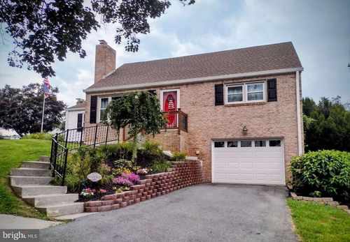 27 Crescent St, HUMMELSTOWN, PA, 17036-1106 | Card Image