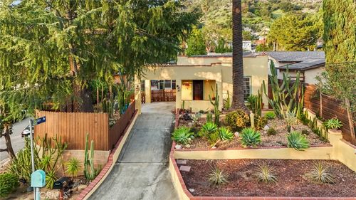 6521 Day St, Tujunga, CA, 91042-2521 | Card Image