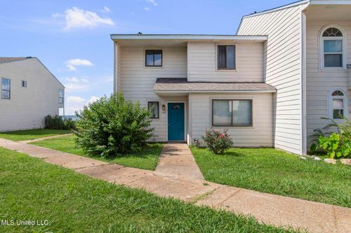 1039 Windrose Dr, Brandon, MS, 39047-6049 | Card Image