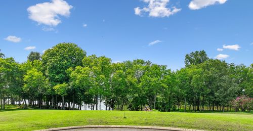 1060 Emerald Valley Dr, Castalian Springs, TN, 37031-4769 | Card Image