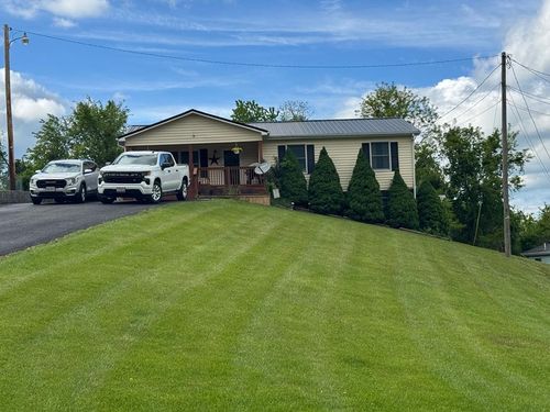 257 Deer Ridge Trl, Tazewell, VA, 24651-5352 | Card Image
