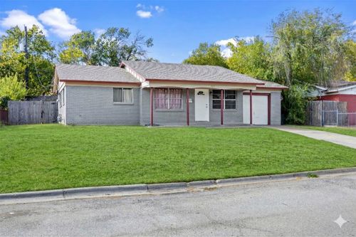 4812 Marshall St, Forest Hill, TX, 76119-7529 | Card Image