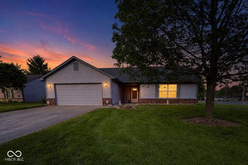 901 Peony Ln, Fortville, IN, 46040-1081 | Card Image