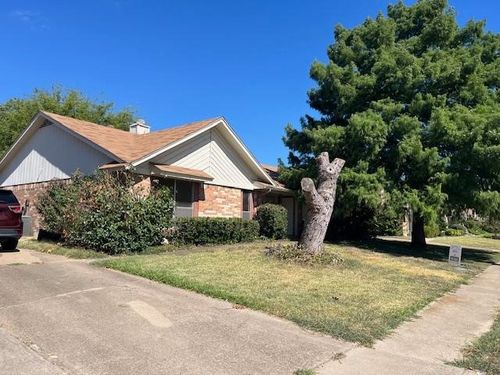 2905 Clover Ln, Euless, TX, 76039-7816 | Card Image