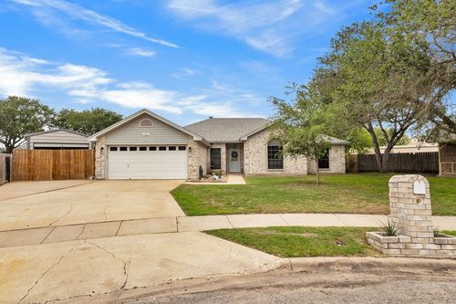 2409 Twin Oak Dr, Portland, TX, 78374-3215 | Card Image