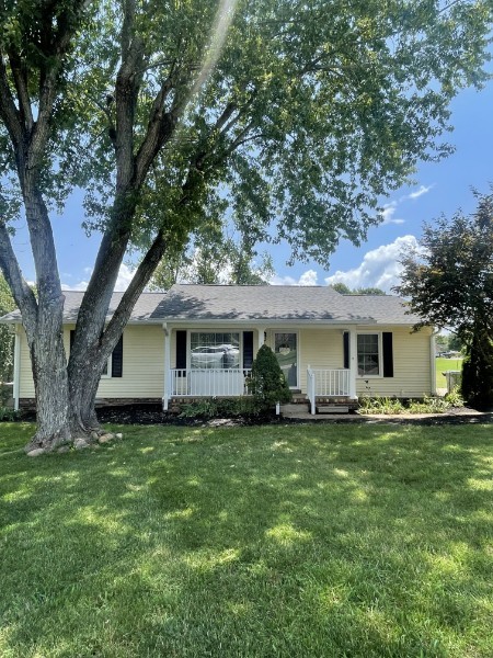 Earl Dr, Lawrenceburg, TN 38464