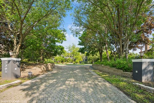 2305 Tennyson Ln, Highland Park, IL, 60035-1650 | Card Image