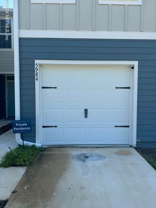 5984 Creekside Crossing Dr, Jacksonville, FL, 32210-8183 | Card Image