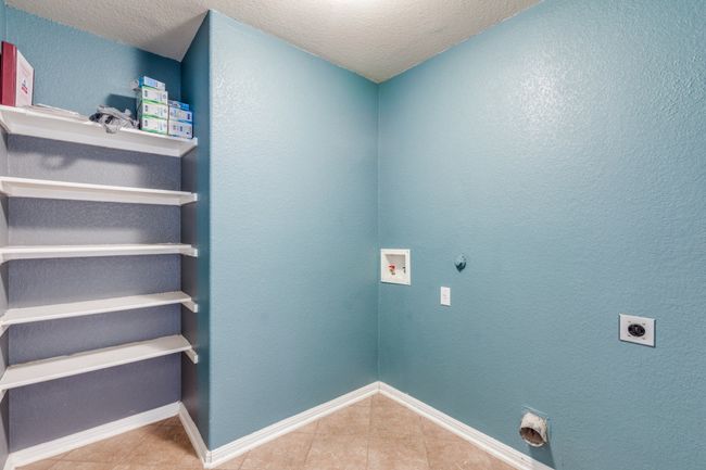 253 Lear Ave, House other with 3 bedrooms, 2 bathrooms and 4 parking in Buda TX | Image 29