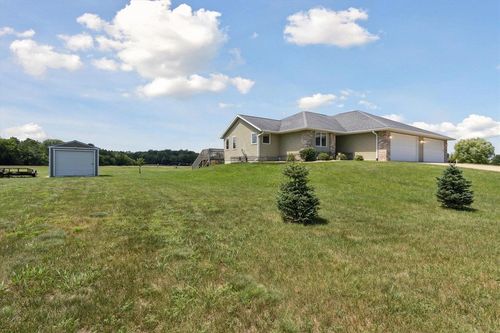 N4033 Ace Ct, Brodhead, WI, 53520-9770 | Card Image