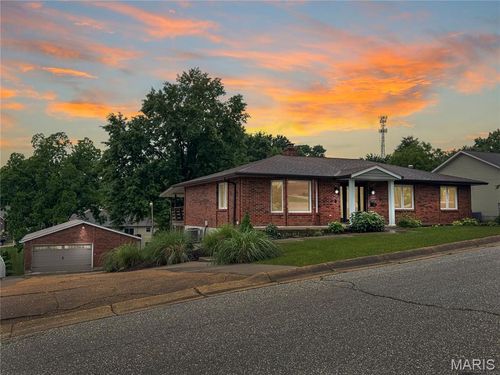 1222 W 9th St, Washington, MO, 63090-1735 | Card Image