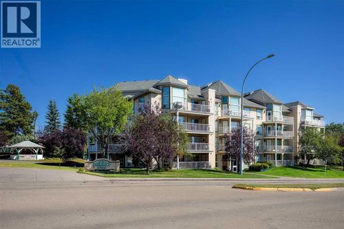 105-4615 50 St, Camrose, AB, T4V4P5 | Card Image