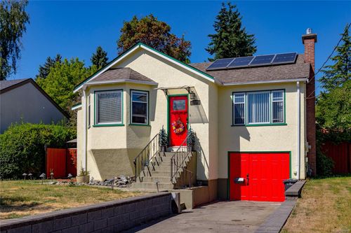 2928 Quadra St, Victoria, BC, V8T4G1 | Card Image