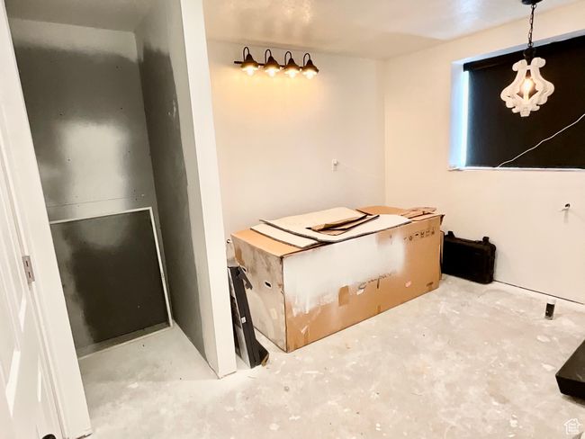 147 W 925 N, House other with 5 bedrooms, 2 bathrooms and 3 parking in Centerville UT | Image 24
