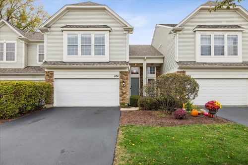 674 Pointe Dr, Crystal Lake, IL, 60014-8021 | Card Image