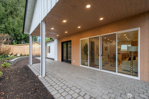 10811 24th Ave Ne, Seattle, WA, 98125-6613 | Card Image