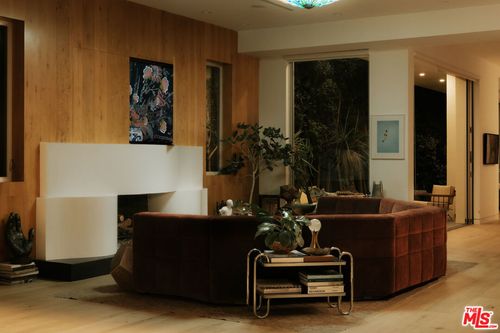 354 Westbourne Dr, West Hollywood, CA, 90048-1910 | Card Image