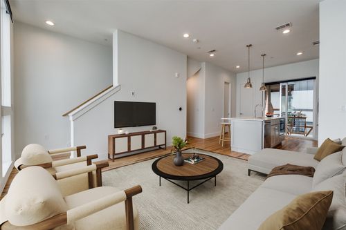 apt-103-4419 Cabell Dr, Dallas, TX, 75204-0001 | Card Image