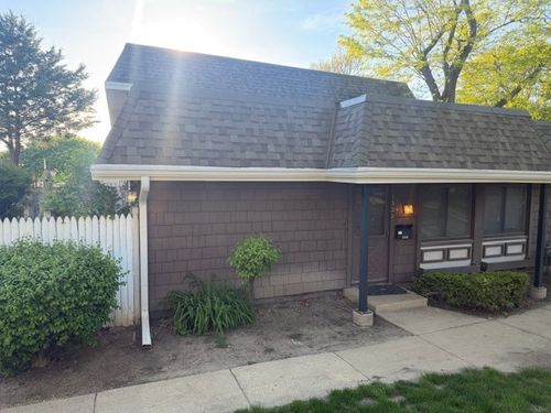 1333 Court Leona, Hanover Park, IL, 60133-5419 | Card Image