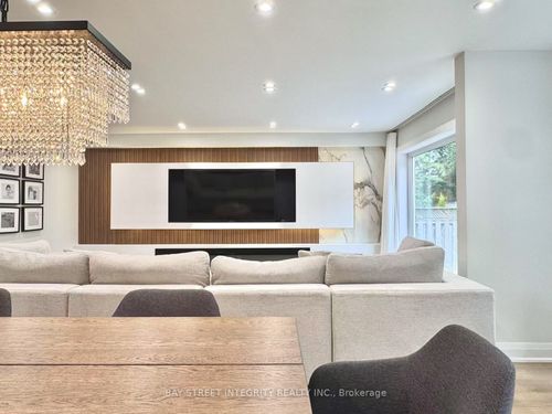 2247 Rodick Rd, Markham, ON, L6C1R1 | Card Image