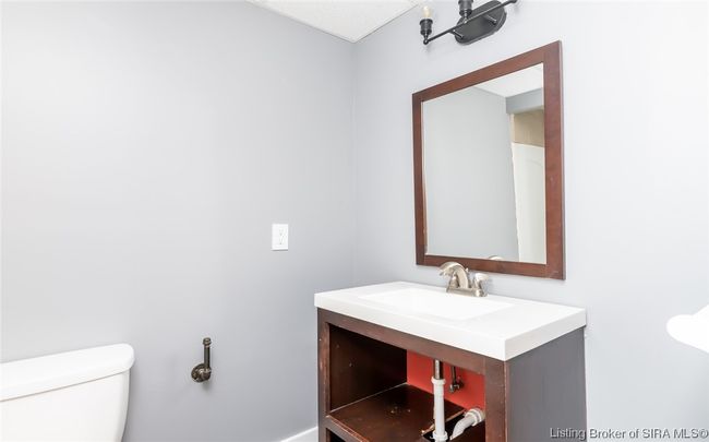 715 Valley View Trce, Home with 4 bedrooms, 3 bathrooms and null parking in New Albany IN | Image 50