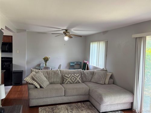 2356 Orchard Crest St, Shelby Twp, MI, 48317-4546 | Card Image