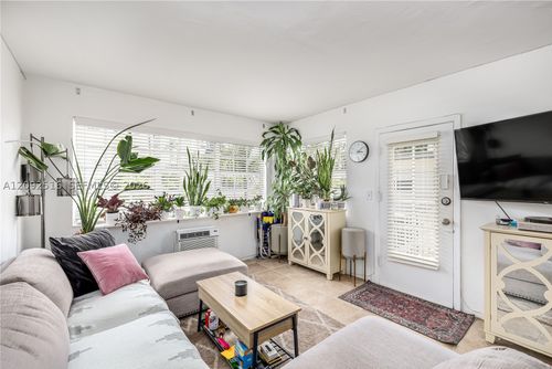 207-717 Espanola, Miami Beach, FL, 33139 | Card Image