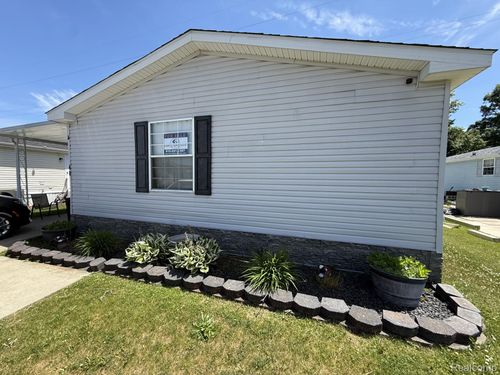 40 Bellwood Dr, Swartz Creek, MI, 48473-8283 | Card Image