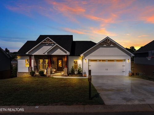 2675 Vista Meadows Ln, Sevierville, TN, 37876-2580 | Card Image