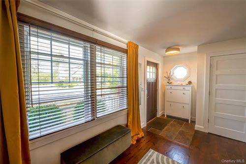 19 William Ave, Islip, NY, 11751-2722 | Card Image