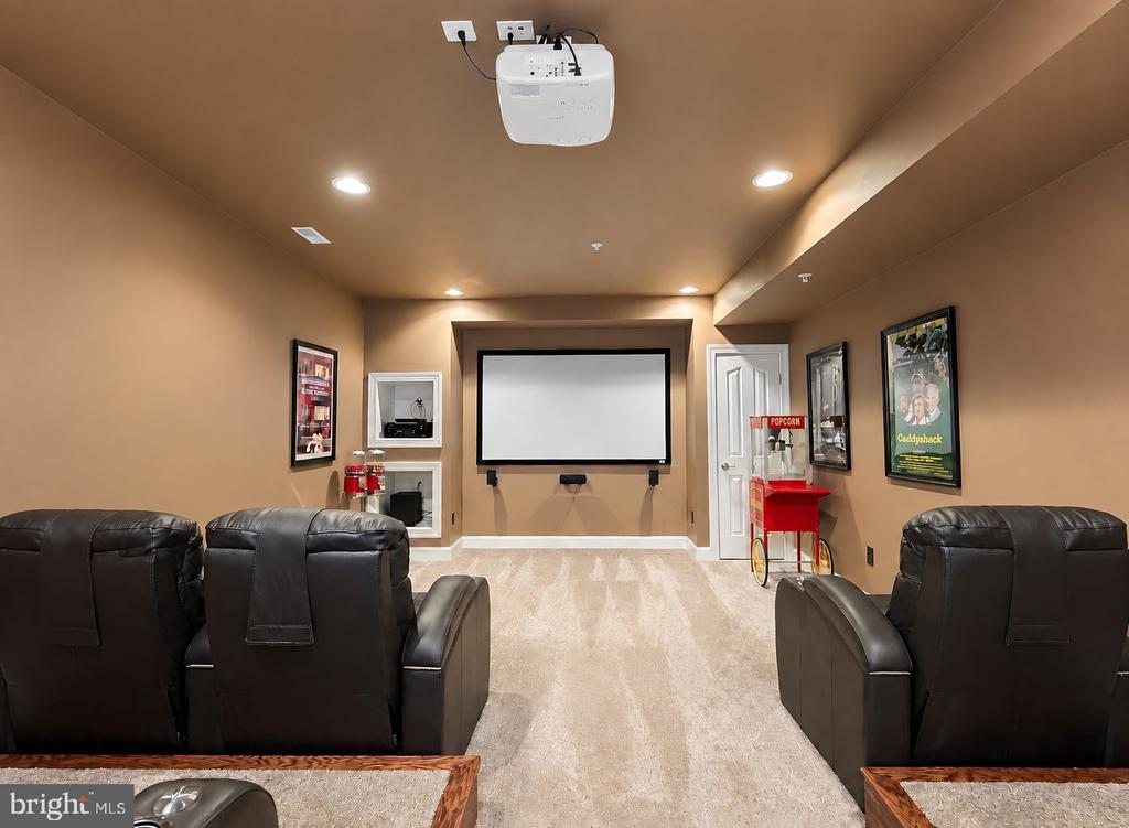 Residential in HOLLYWOOD 2