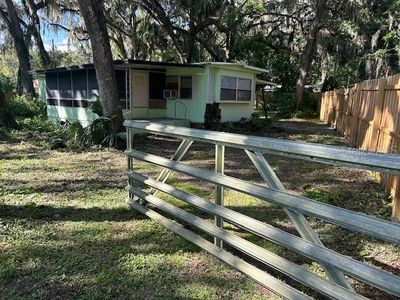 2378 Cr 412, House other with 1 bedrooms, 1 bathrooms and null parking in Lake Panasoffkee FL | Image 1