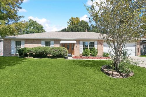 302 Crescentwood Loop, Slidell, LA, 70458-1432 | Card Image