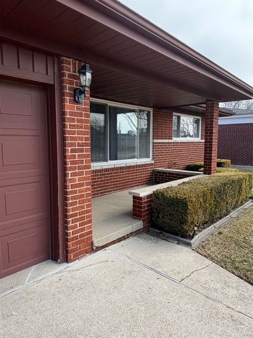 36718 Clifford Drive, Sterling Heights, MI, 48312 | Card Image