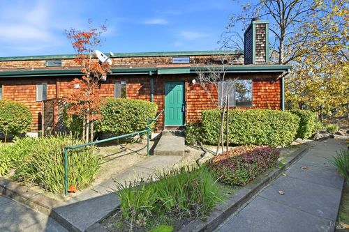 23 Pine Tree Cir, Cotati, CA, 94931-5338 | Card Image