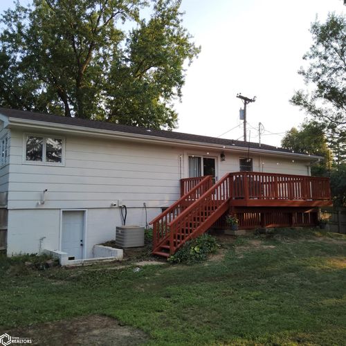 915 N Locust St, Avoca, IA, 51521-5040 | Card Image